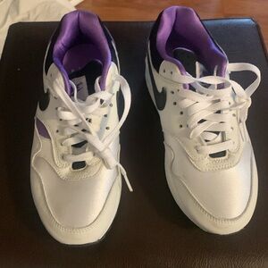 Used nike airmax size 5 unisex